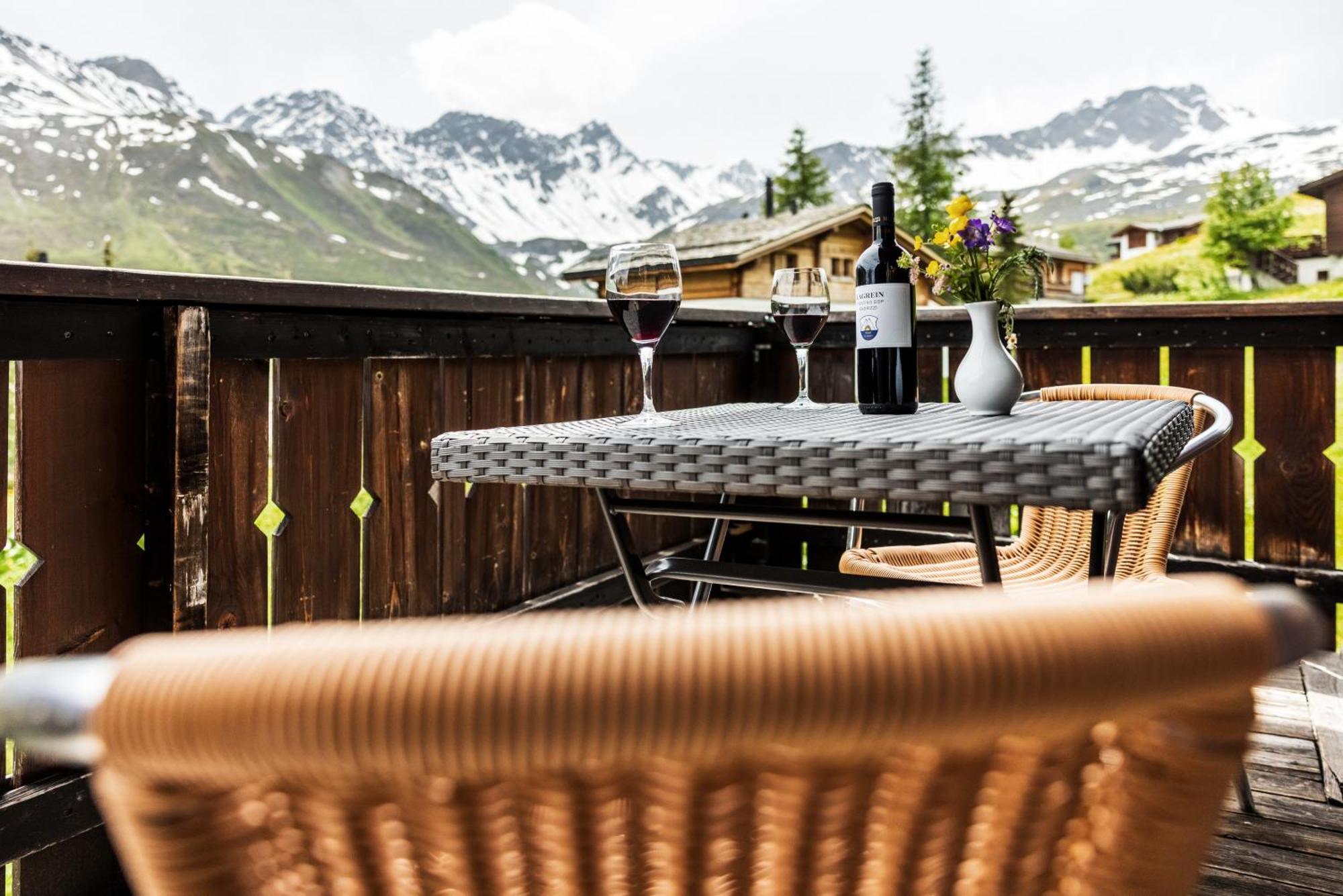 Erzhorn Hotel Arosa Exterior photo